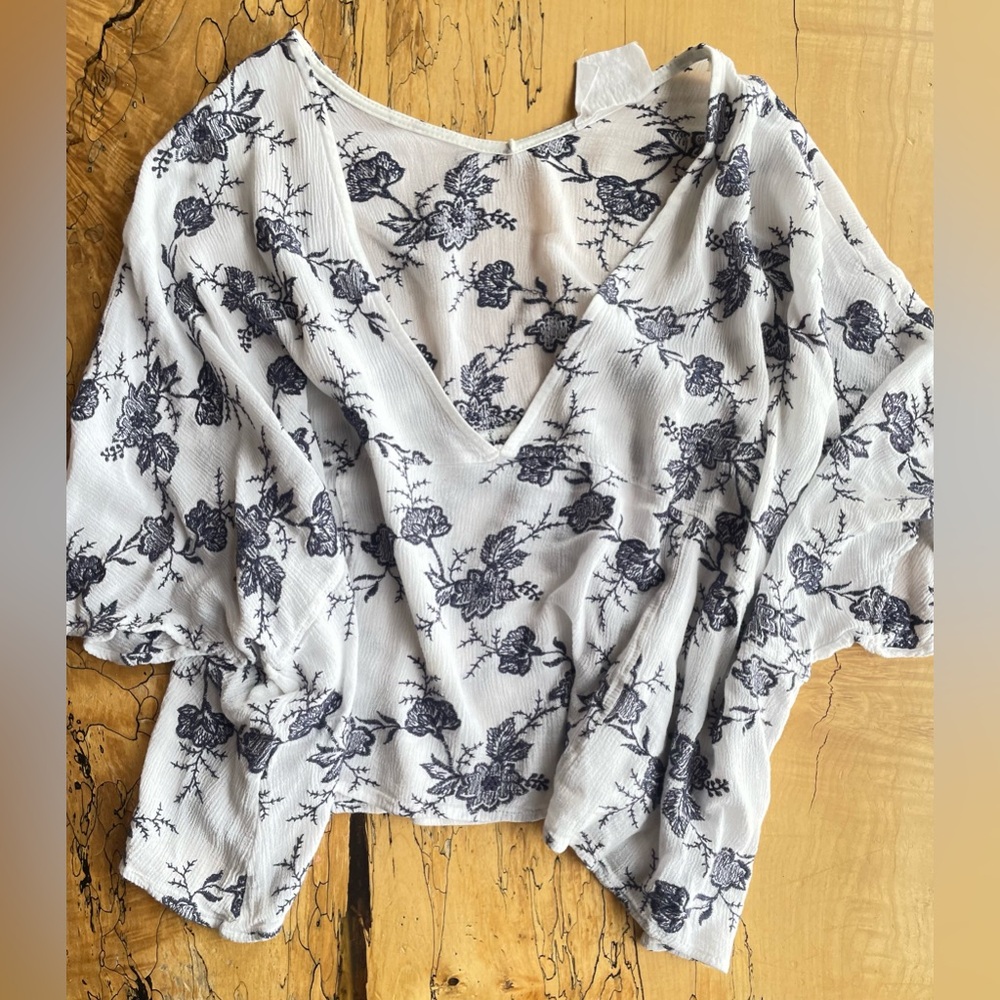 Sadie & Sage Navy Floral V Neck Blouse